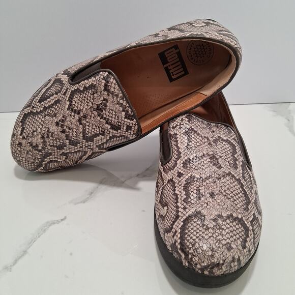 FitFlop Super Comfort Slip on Snake Print Leather Loafer Women Size 7 - Picture 4 of 9